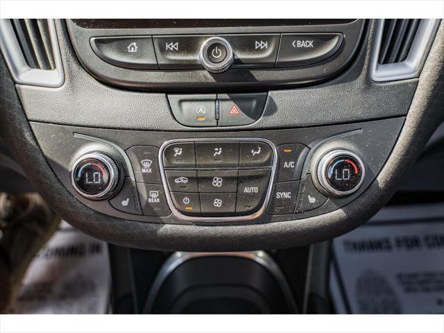 Photo of 2022 Summit White Chevrolet Malibu