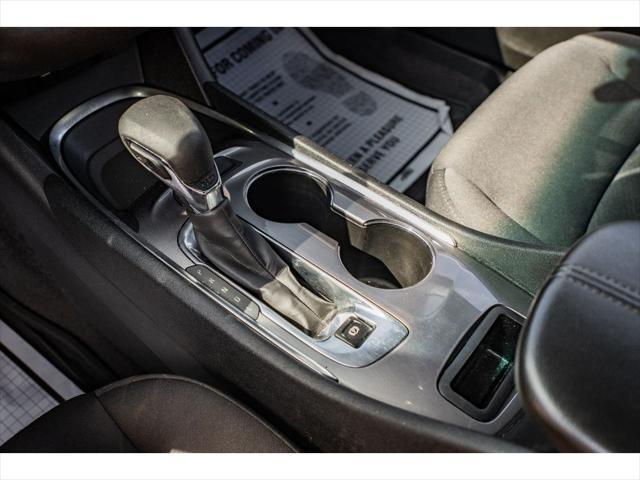 Photo of 2022 Summit White Chevrolet Malibu