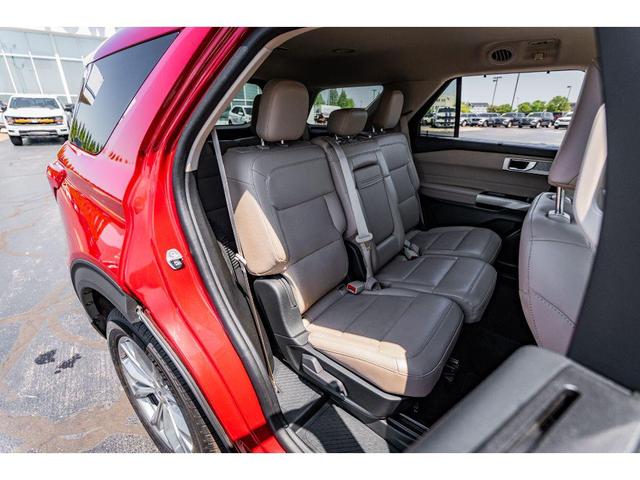 Photo of 2024 Rapid Red Metallic Tinted Clearcoat Ford Explorer
