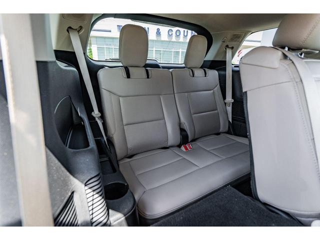Photo of 2024 Rapid Red Metallic Tinted Clearcoat Ford Explorer