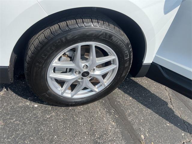 Photo of 2023 Oxford White Ford Edge