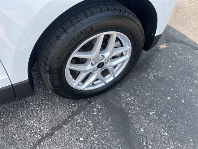 Photo of 2023 Oxford White Ford Edge