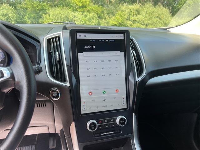 Photo of 2023 Oxford White Ford Edge