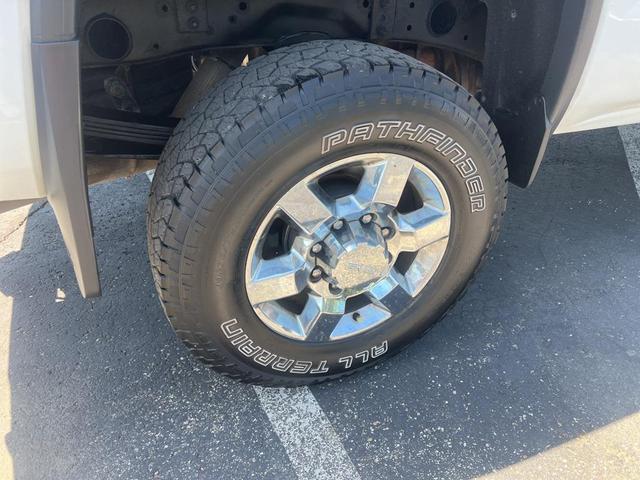 Photo of 2016 Summit White GMC Sierra 2500