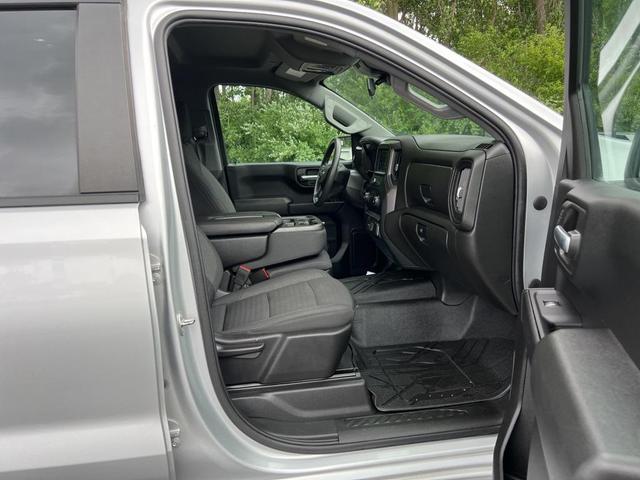 Photo of 2022 Silver Ice Metallic Chevrolet Silverado 1500