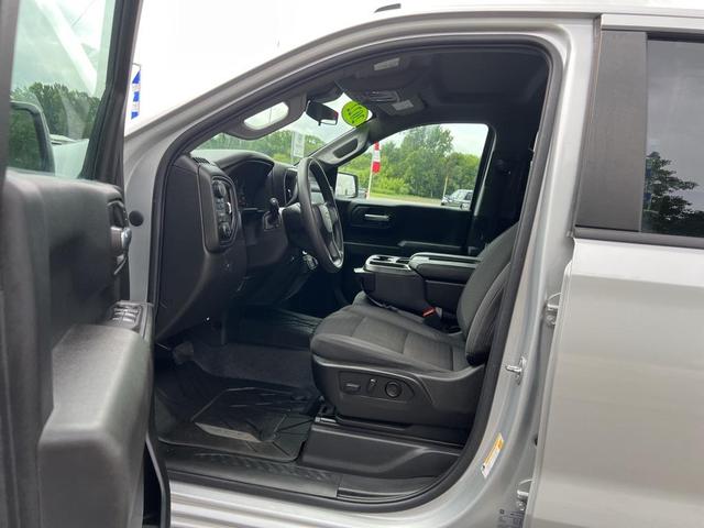 Photo of 2022 Silver Ice Metallic Chevrolet Silverado 1500