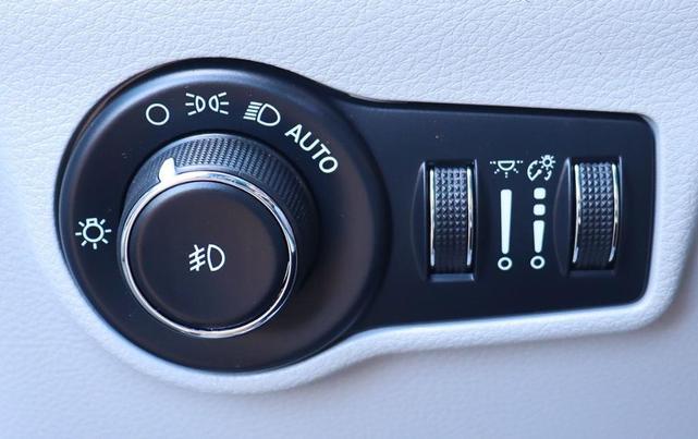 Photo of 2022 Diamond Black Jeep Compass