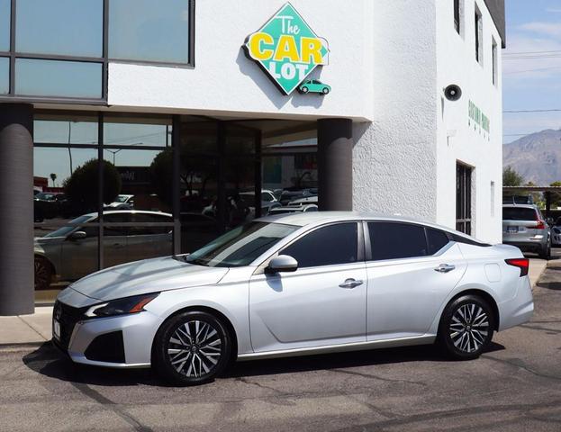 Photo of 2023 Brilliant Silver Metallic Nissan Altima