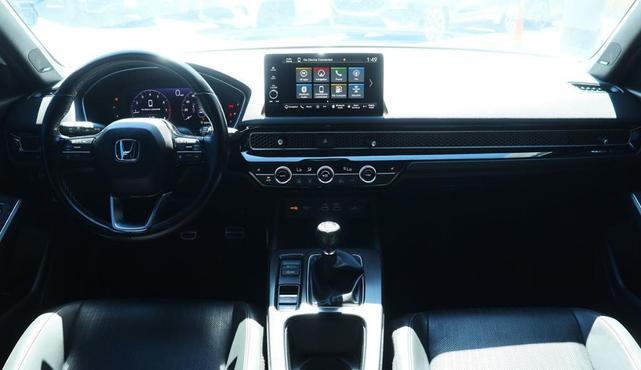 Photo of 2022 Platinum White Pearl Honda Civic