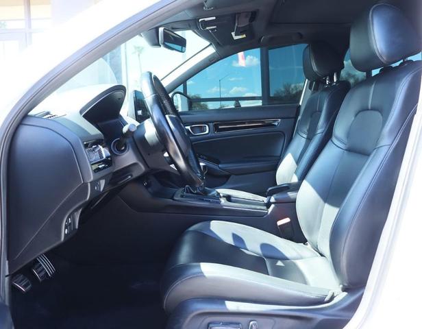 Photo of 2022 Platinum White Pearl Honda Civic