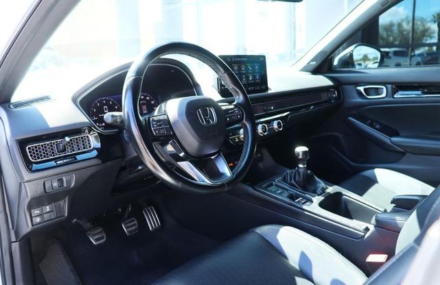 Photo of 2022 Platinum White Pearl Honda Civic