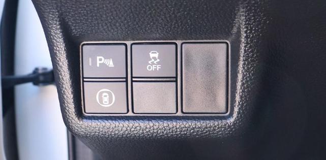 Photo of 2022 Platinum White Pearl Honda Civic