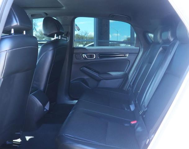 Photo of 2022 Platinum White Pearl Honda Civic