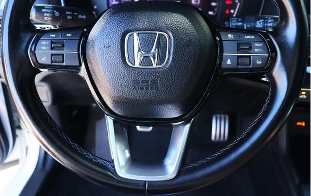 Photo of 2022 Platinum White Pearl Honda Civic