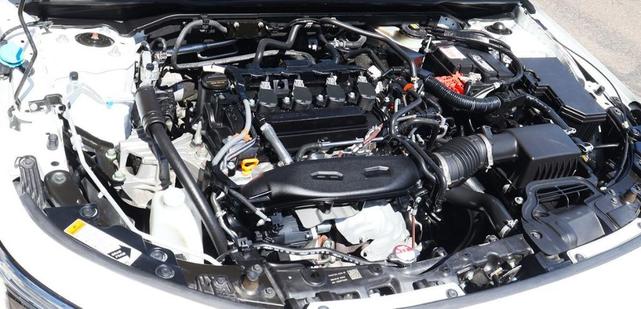 Photo of 2022 Platinum White Pearl Honda Civic