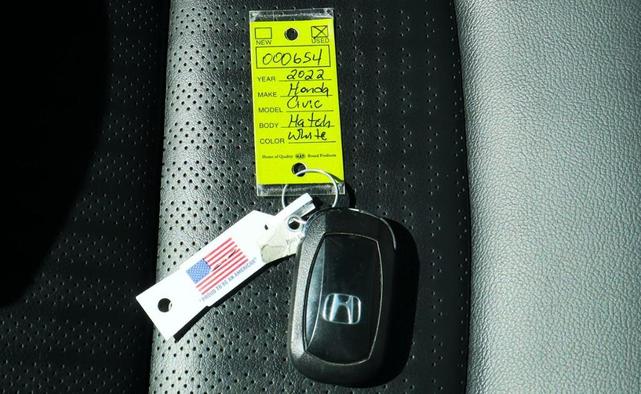 Photo of 2022 Platinum White Pearl Honda Civic