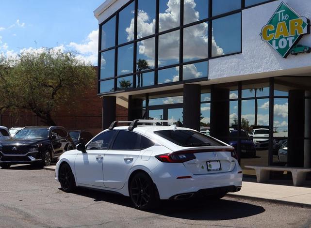 Photo of 2022 Platinum White Pearl Honda Civic