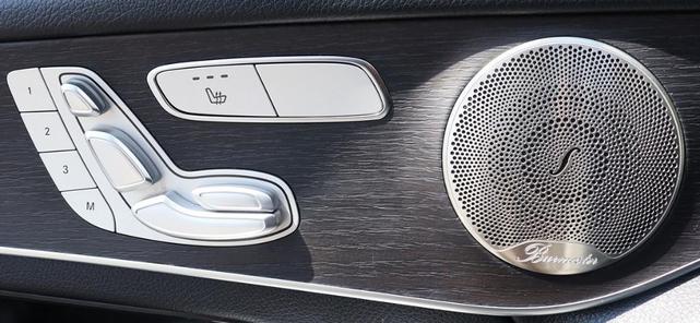 Photo of 2021 Polar White Mercedes-Benz GLC 300