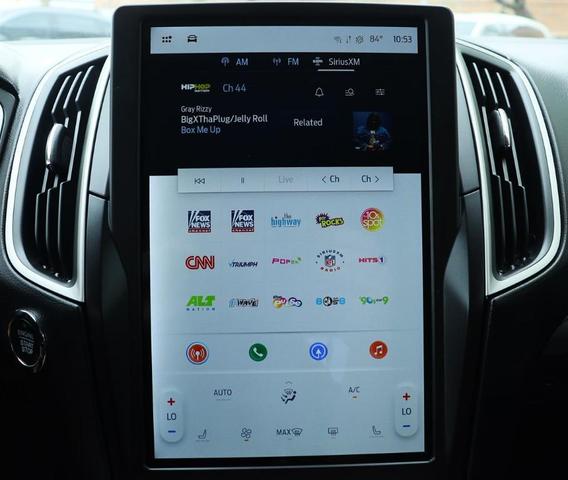 Photo of 2021 Oxford White Ford Edge