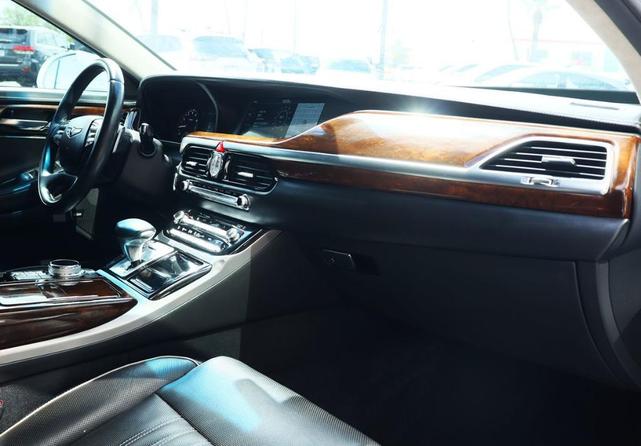 Photo of 2018 Casablanca White Genesis G90