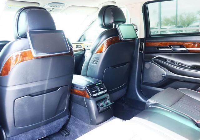 Photo of 2018 Casablanca White Genesis G90