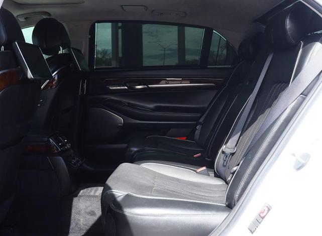 Photo of 2018 Casablanca White Genesis G90