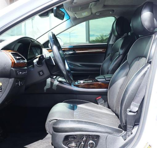 Photo of 2018 Casablanca White Genesis G90