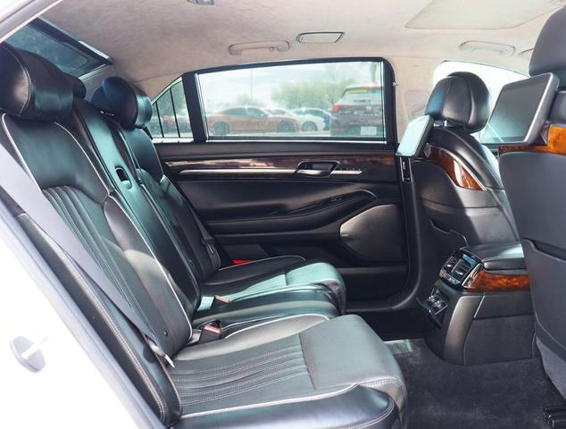 Photo of 2018 Casablanca White Genesis G90