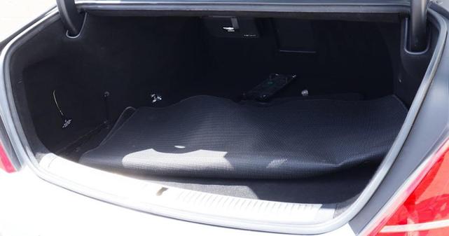 Photo of 2018 Casablanca White Genesis G90