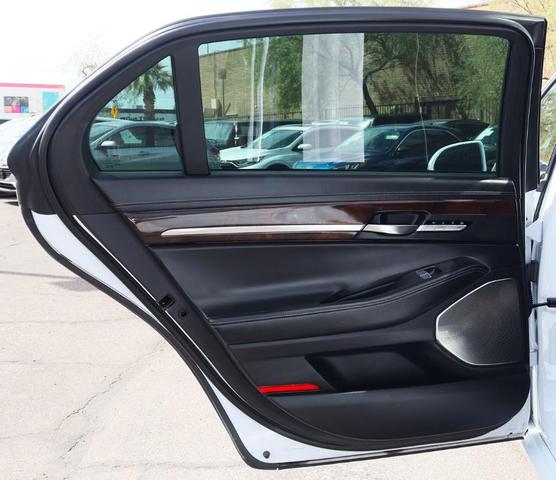 Photo of 2018 Casablanca White Genesis G90