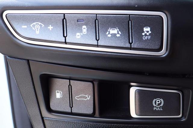 Photo of 2018 Casablanca White Genesis G90