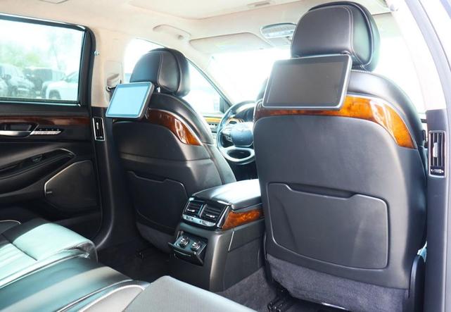 Photo of 2018 Casablanca White Genesis G90