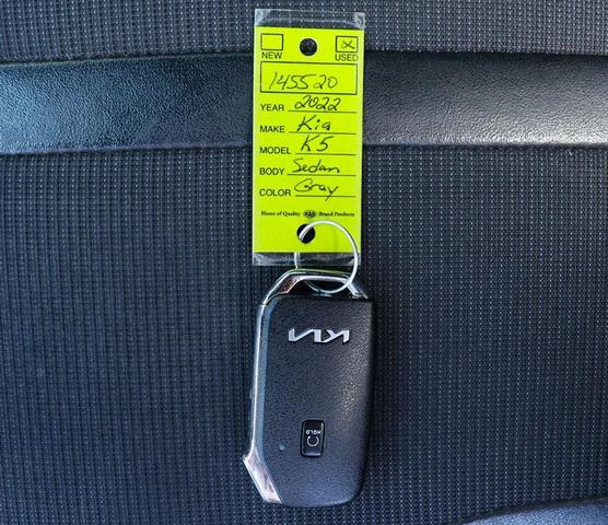 Photo of 2022 Wolf Gray Kia K5