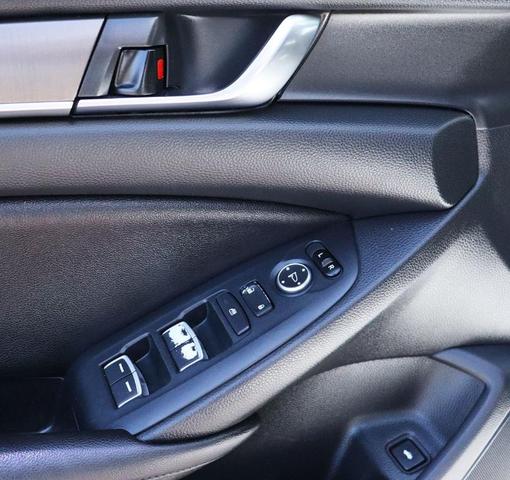 Photo of 2020 Platinum White Pearl Honda Accord