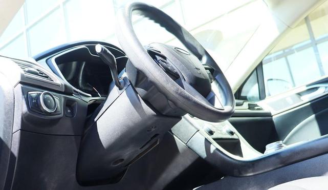 Photo of 2017 Ingot Silver Ford Fusion Hybrid