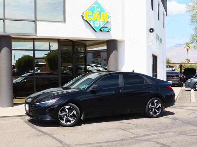 Photo of 2023 Onyx Black Hyundai ELANTRA