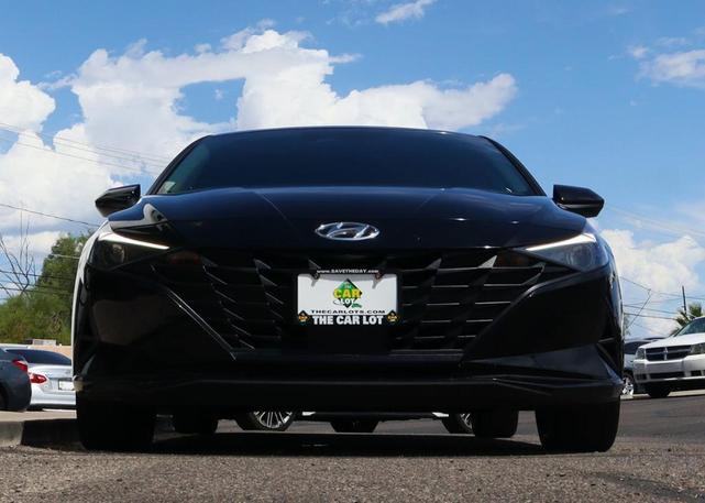 Photo of 2023 Onyx Black Hyundai ELANTRA