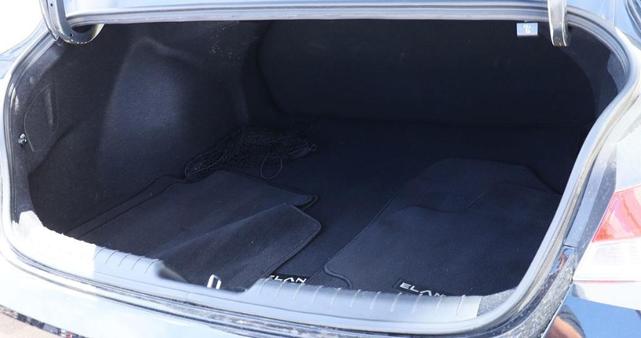 Photo of 2023 Onyx Black Hyundai ELANTRA