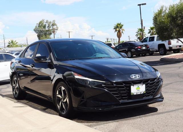 Photo of 2023 Onyx Black Hyundai ELANTRA