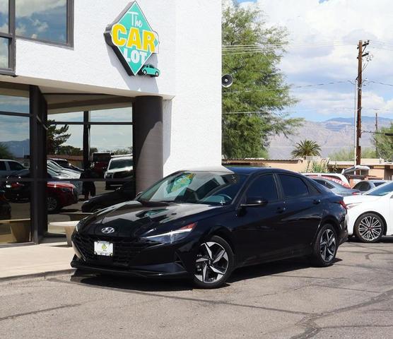 Photo of 2023 Onyx Black Hyundai ELANTRA
