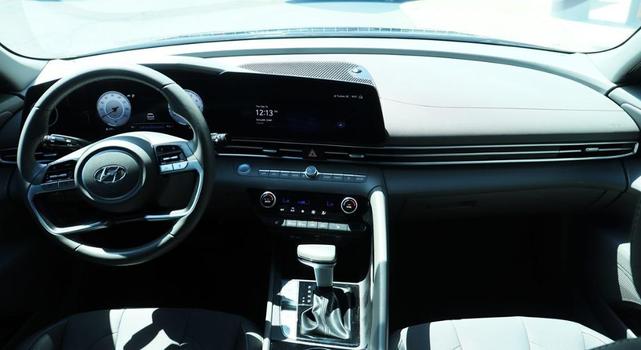Photo of 2023 Onyx Black Hyundai ELANTRA