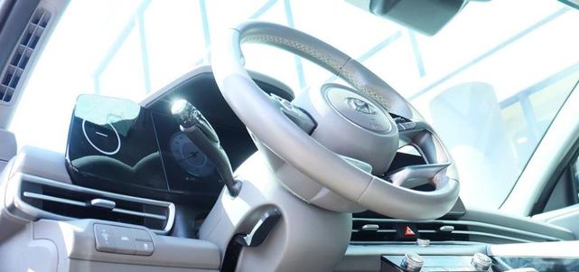 Photo of 2023 Onyx Black Hyundai ELANTRA
