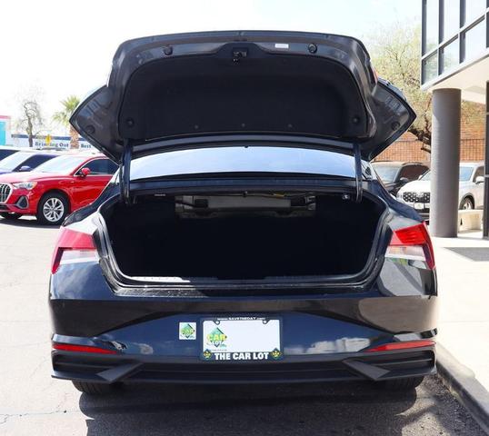 Photo of 2023 Onyx Black Hyundai ELANTRA