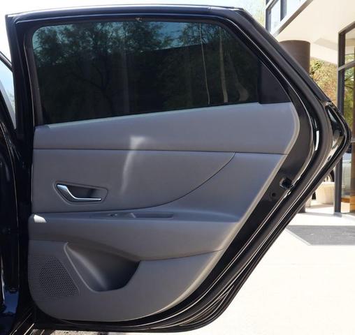Photo of 2023 Onyx Black Hyundai ELANTRA