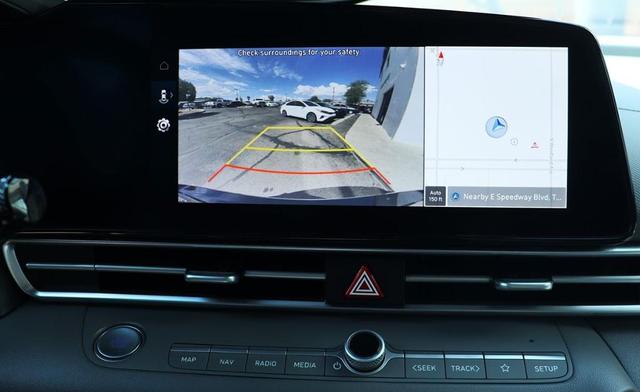 Photo of 2023 Onyx Black Hyundai ELANTRA
