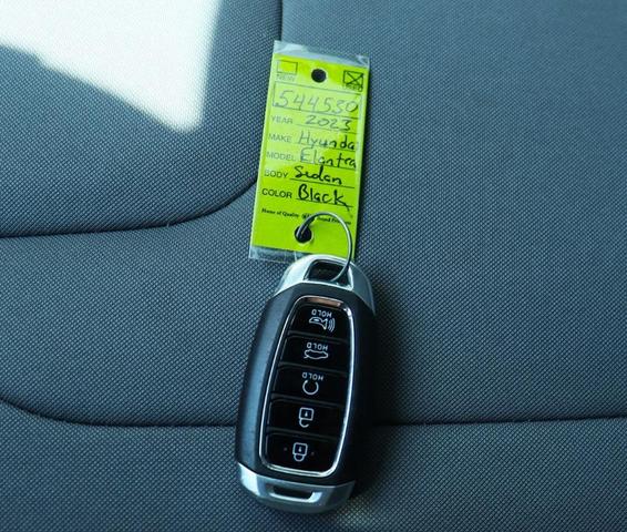 Photo of 2023 Onyx Black Hyundai ELANTRA