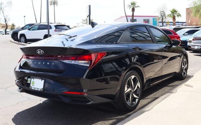 Photo of 2023 Onyx Black Hyundai ELANTRA