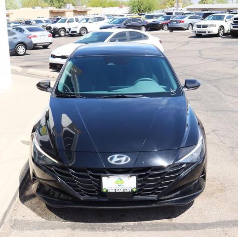 Photo of 2023 Onyx Black Hyundai ELANTRA
