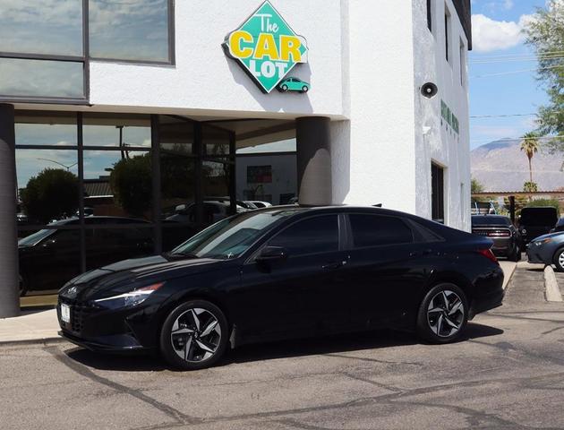 Photo of 2023 Onyx Black Hyundai ELANTRA