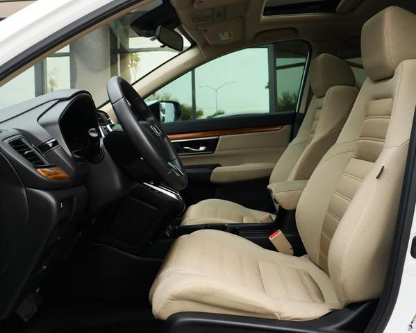 Photo of 2022 Platinum White Pearl Honda CR-V